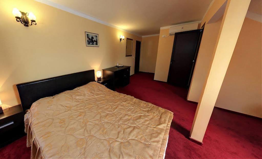 La Storia Guest House 皮特什蒂 外观 照片